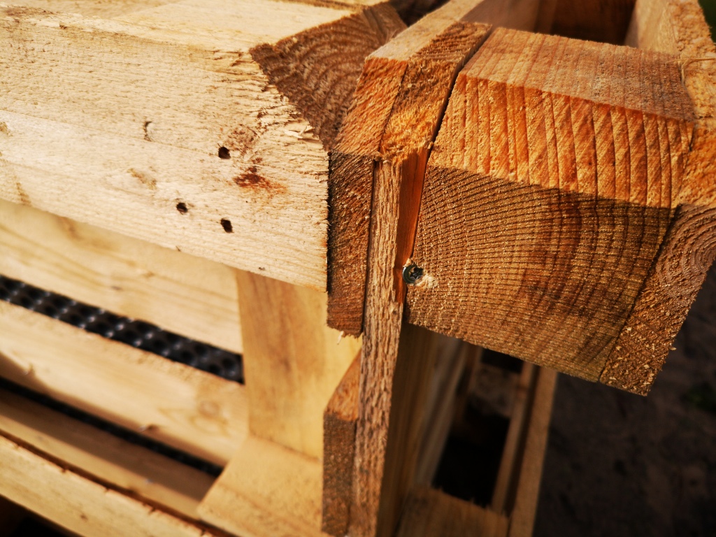 Schritt 1 verschrauben